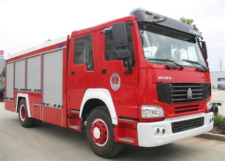 石家莊東風(fēng)6噸消防車 城市滅火救援的可靠力量